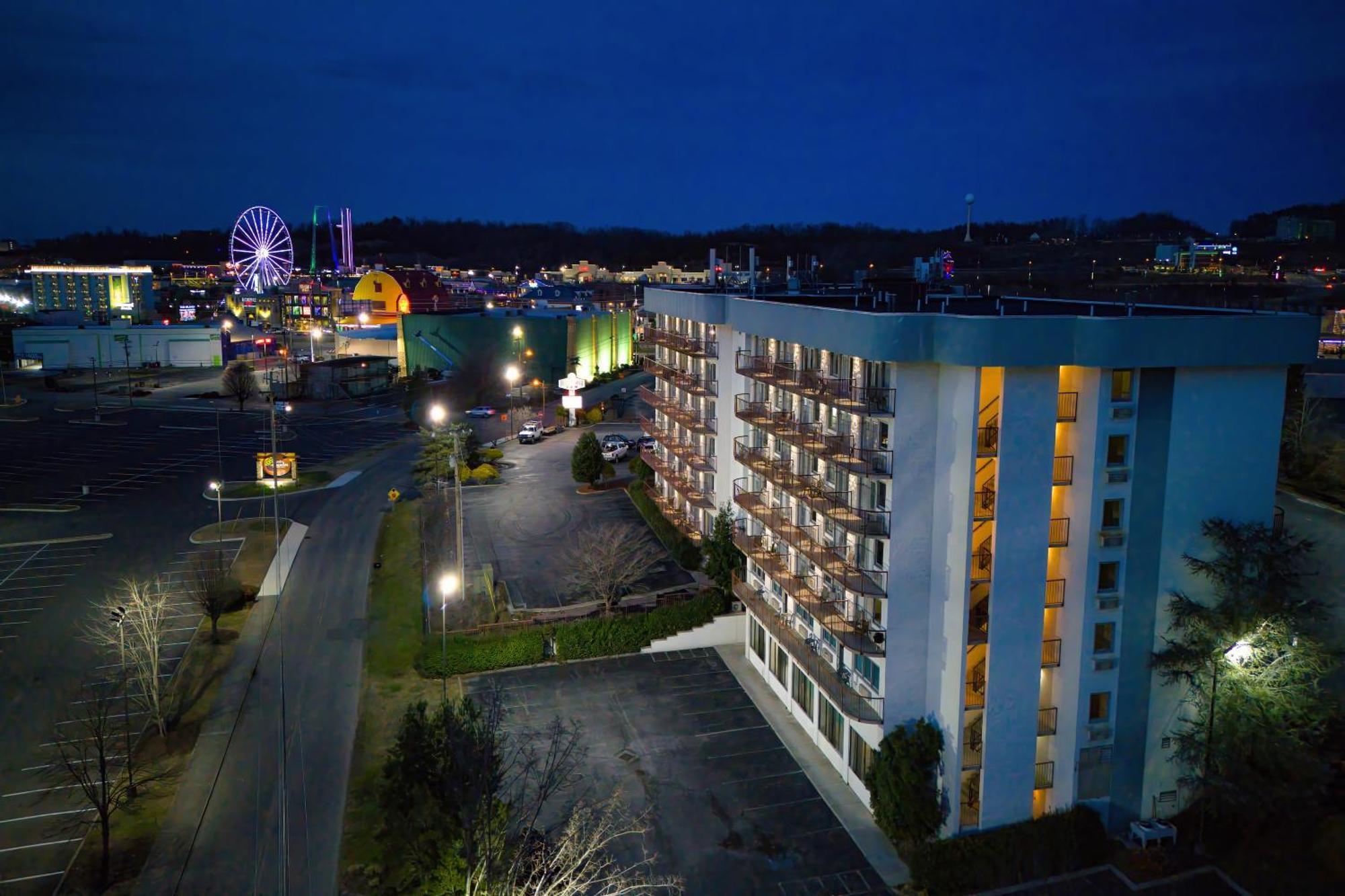 Park Tower Inn Пиджен-Фордж Экстерьер фото